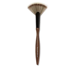 Accessoires*Victoria Beckham Beauty Fan Brush Pinceau Teint 14