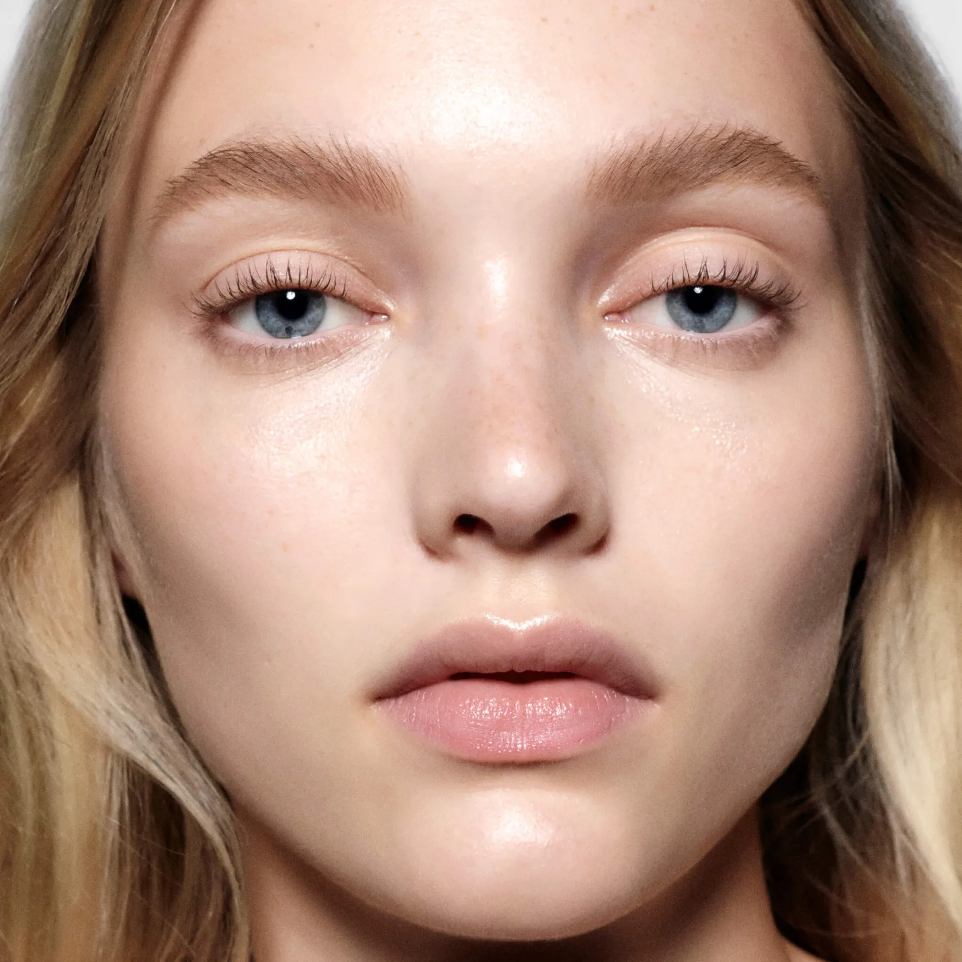 Sourcils*Victoria Beckham Beauty FeatherFix Gel Fixateur de Sourcils