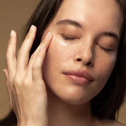 Contour Des Yeux & Lèvres*Antipodes Kiwi Seed Oil Crème Contour des Yeux